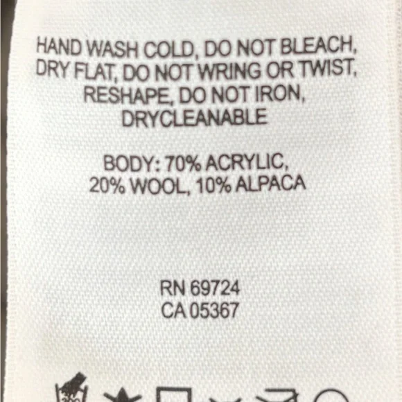 Cozy Olive Green Turtleneck Sweater with a Wool and Alpaca Blend - Picture 3 of 8